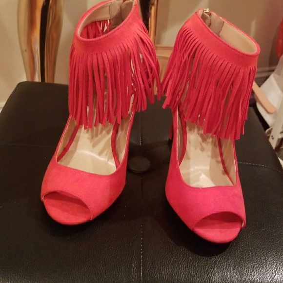 Shoes - Picture 4 of 4